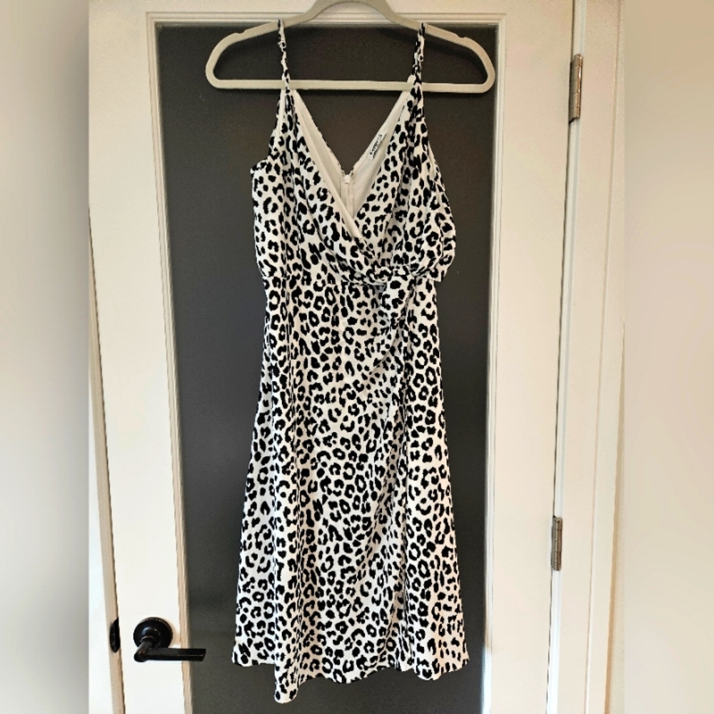 Express black and white dress